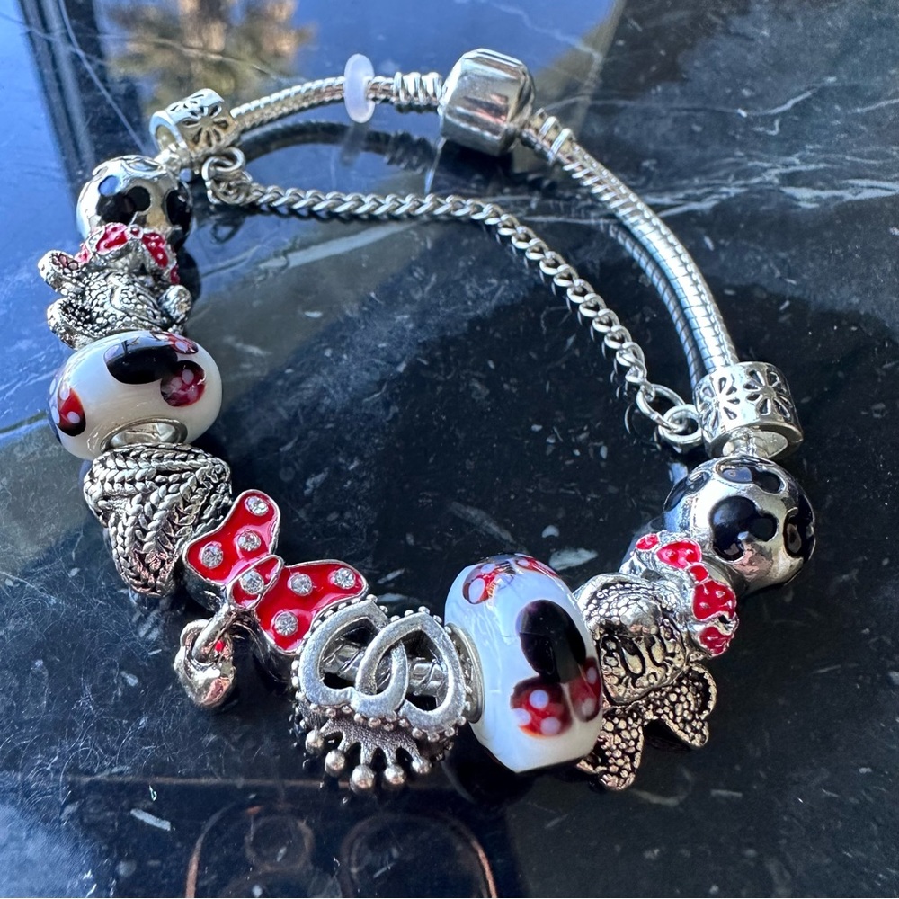 MICKEY & MINNIE  LOVE YOU Charms GIFT  Bracelet With Free Gift Box - Picture 2 of 9